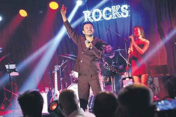 ibrahim-celikkol-ile-bes-yillik-evliligini-noktalayan-mihre-mutu-yeni-bir-sayfa-acti-1669591728936.jpeg İbrahim Çelikkol ile beş yıllık evliliğini noktalayan Mihre Mutu yeni bir sayfa açtı-14