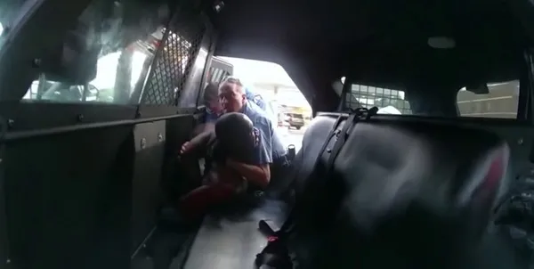 abdde-george-floydun-olumune-neden-olan-polislerden-biri-daha-sucunu-kabul-etti-1666629964598.jpg ABD'de George Floyd'un ölümüne neden olan polislerden biri daha suçunu kabul etti-2