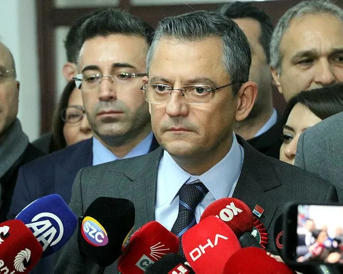 chpde-ozgur-ozel-ekrem-imamoglu-gerilimi-tirmaniyor-pm-karisti-izmirde-buyuk-sikinti-var-1703315781601.jpeg CHP'de Özgür Özel-Ekrem İmamoğlu gerilimi tırmanıyor! PM karıştı: İzmir'de büyük sıkıntı var | Özgür Özel İzmir'den mesaj verdi-3