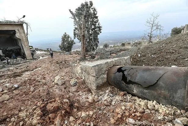 rusyaya-ait-savas-ucaklari-idlibe-hava-saldirisi-duzenledi-siviller-yaralandi-1641226863257.jpeg