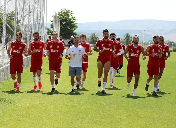 Süper Lig'in zirvesi de dibi de karmakarışık! İşte son puan durumu, fikstür ve 31.hafta maçları-7