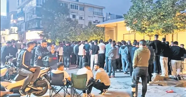 'Vay'phone vay! 120 bin TL'lik Iphone için sabaha kadar kuyrukta durdular | Şoke eden sahte müşteri iddiası
