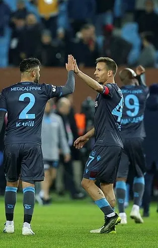 Trabzonspor evinde Kasımpaşa’yı dağıttı