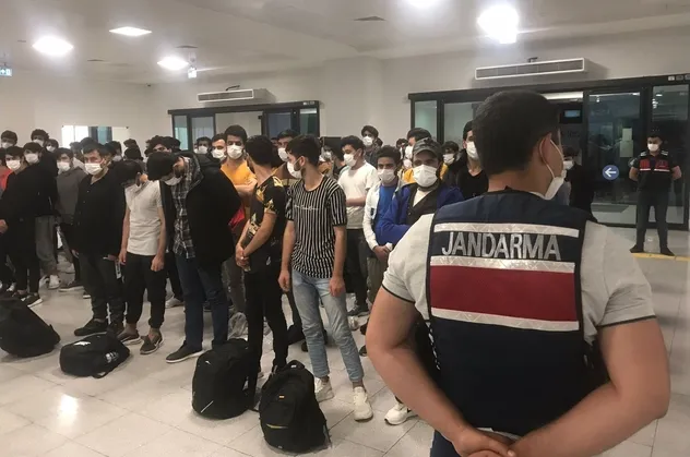 236 Afgan göçmen ülkelerine gönderildi