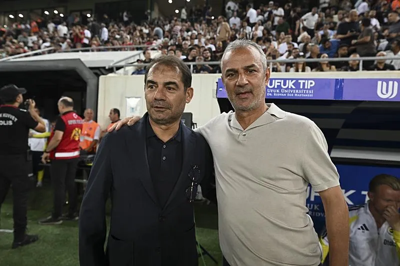 fenerbahcede-ismail-kartal-tartismasi-o-karar-tepki-cekti-1786947682892.jpeg Fenerbahçe'de İsmail Kartal tartışması! O karar tepki çekti-5