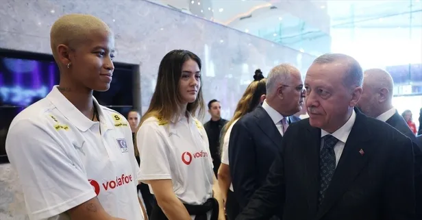 Başkan Erdoğan A Milli Kadın Voleybol Takımı'nı kabul etti!