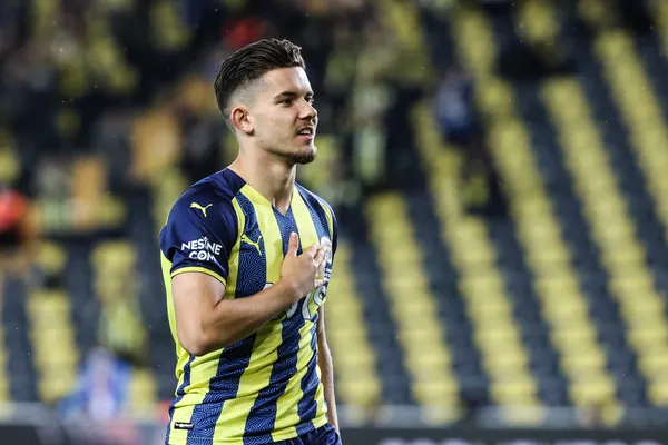 fenerbahceli-ferdi-kadioglu-icin-dev-teklif-premier-lig-ekibi-20-milyon-euro-verecek-1658758635769.jpg