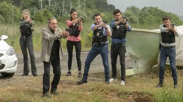 arka-sokaklar-bu-aksam-var-mi-neden-yok-arka-sokaklar-17-sezon-ne-zaman-baslayacak-mesut-oldu-mu-1663938478249.jpeg Arka Sokaklar bu akşam var mı, neden yok? Arka Sokaklar 17. sezon ne zaman başlayacak? 23 EYLÜL KANAL D Yayın Akışı!-4