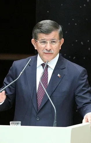 AK Parti MYK'dan Ahmet Davutoğlu dahil 4 isme ihraç kararı! Ahmet Davutoğlu neden ihraç edildi?