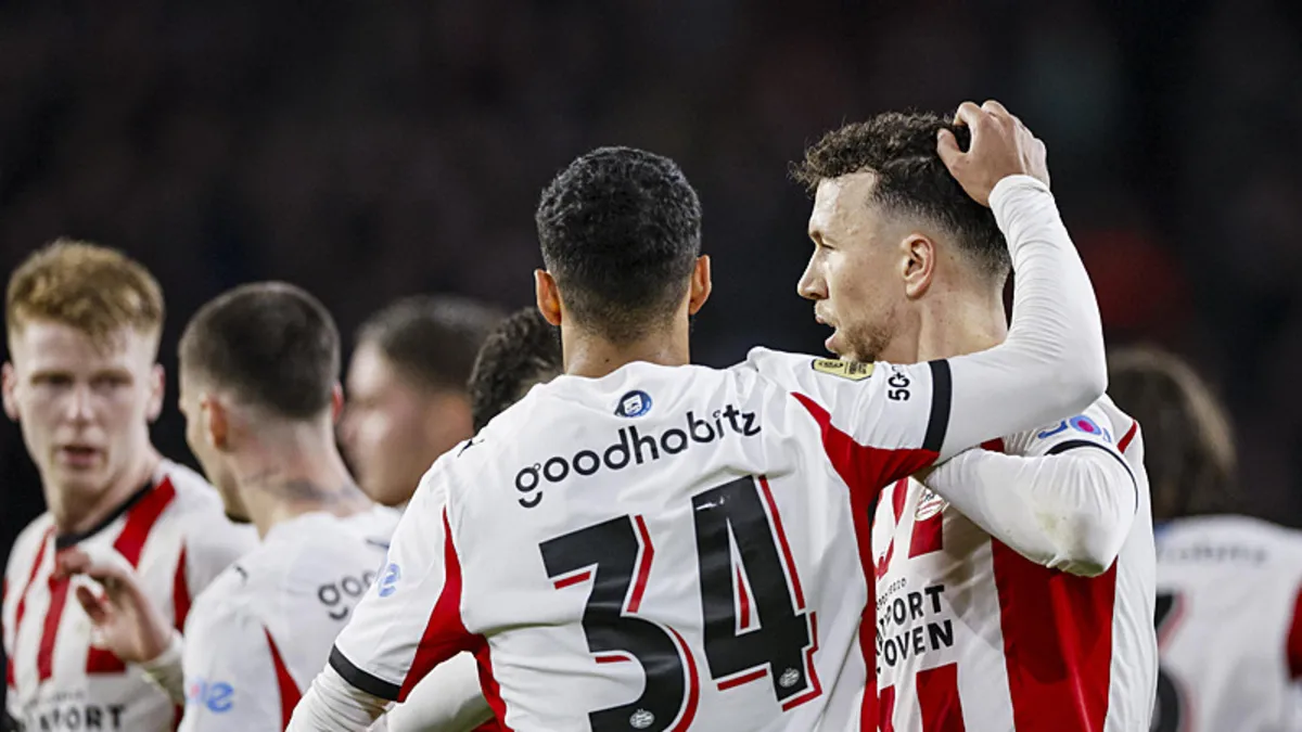 PSV adım adım şampiyonluğa gidiyor