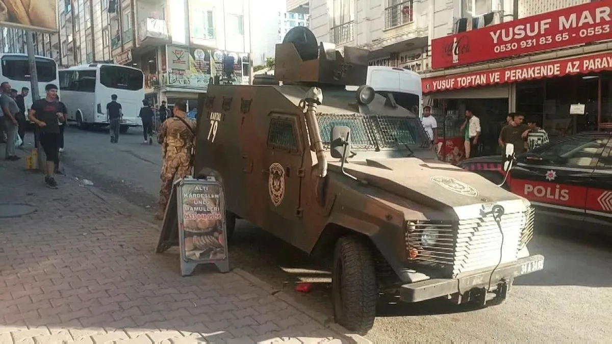 Taciz iddiası sonrası ortalık karıştı! Mahalleli çocukların çığlıklarına koştu