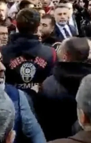 Son dakika: CHP Genel Başkanı Kemal Kılıçdaroğlu'nun korumaları Çiğli Belediyesi işçilerini darp etti