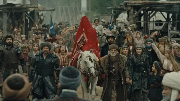 yeise-dusup-yengiye-kosacak-kurulus-osman-60-bolum-fragmani-yagmurdan-kacarken-doluya-tutulacak-1621675751436.jpg Yeise düşüp zafere koşacak! Kuruluş Osman 60. bölüm fragmanı: Yağmurdan kaçarken doluya tutulacak-2