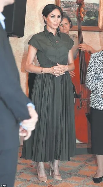Meghan Markle'ın zengin ayakkabı koleksiyonu-3
