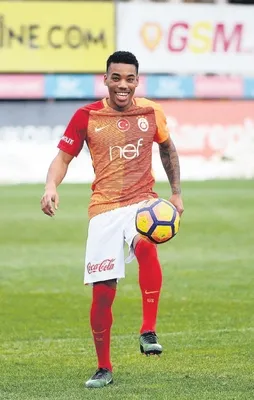 Komşu’daki günlerini aratmıyor