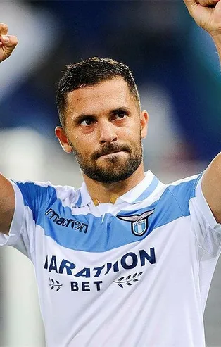 Beşiktaş Rıza Durmisi’ye teklifini yaptı! Lazio ile pazarlıklar sürüyor...