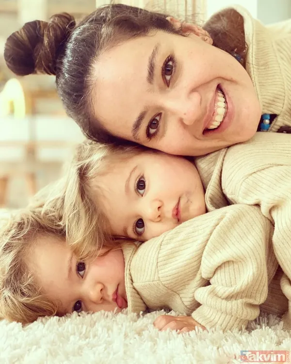 EDHO’nun Bahar’ı Pelin Akil ikiz kızlarıyla bir örnek giyindi! Pembe mayosuyla plaj pozlarını paylaştı gören dönüp bir daha baktı - 9