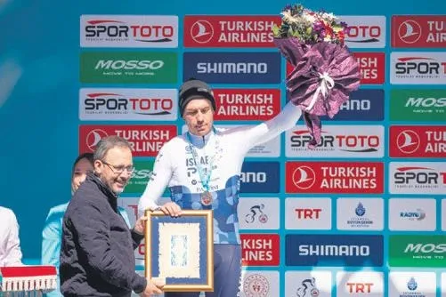 karagumruk-macinda-rotasyona-gitmesi-beklenen-abdullah-avci-4-bolgede-degisiklik-yapabilir-1649889155788.jpeg Karagümrük maçında rotasyona gitmesi beklenen Abdullah Avcı 4 bölgede değişiklik yapabilir-13