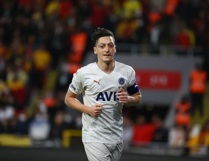 Mesut Özil’den yeni yatırım! O takımı satın alıyor