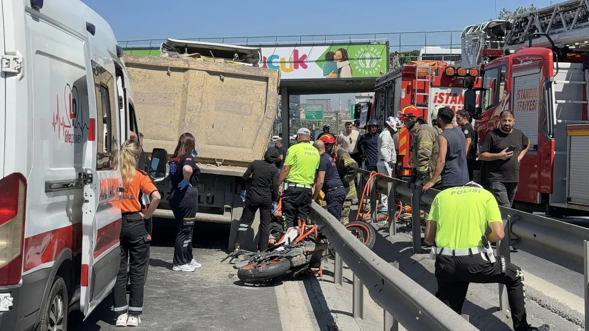 Basın Ekspres yolunda feci kaza: Hafriyat kamyonunun altında kalan motosiklet sürücüsü hayatını kaybetti