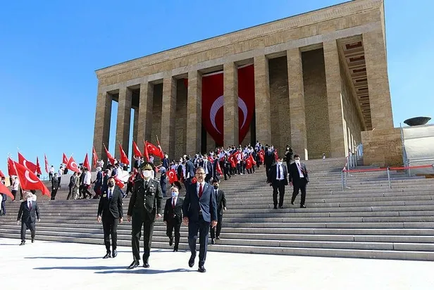 Kurtuluşa atılan adımın 102. yılı! Gençlik ve Spor Bakanı Mehmet Muharrem Kasapoğlu Anıtkabir'de-1