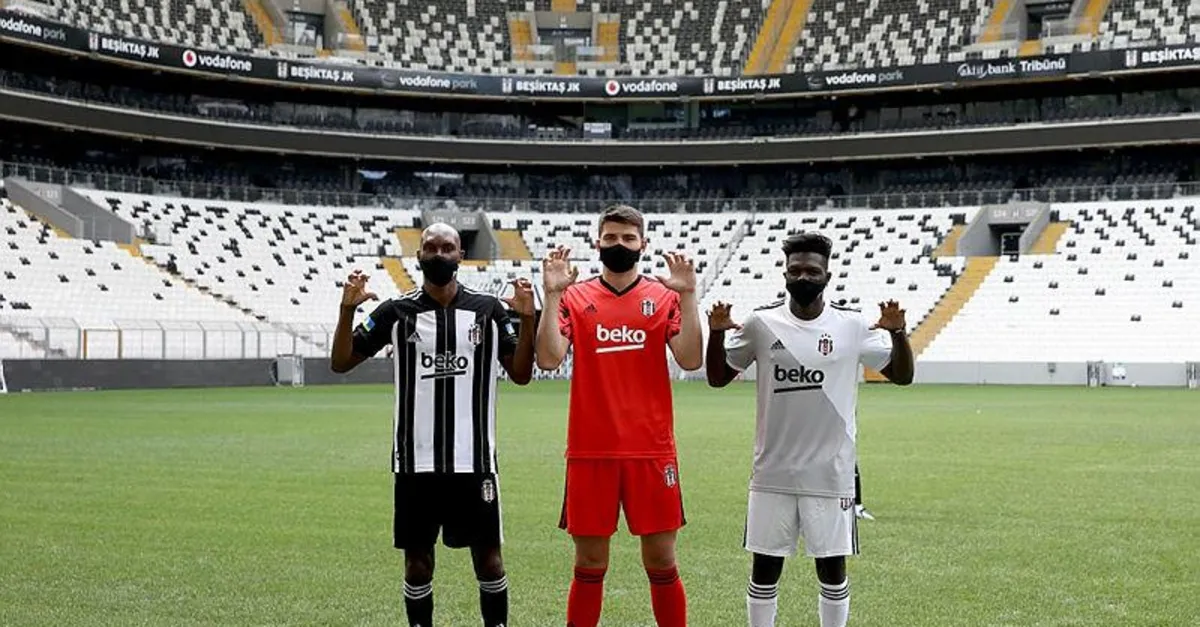 Son Dakika Besiktas 2020 2021 Sezonu Formalarini Tanitti Iste Yeni Kartal In Yeni Formalari Takvim