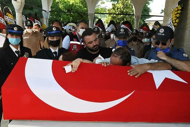 baskan-erdogandan-sehit-bekci-gokcen-kosalin-ailesine-bassagligi-mesaji-1626292066833.jpeg Başkan Erdoğan'dan şehit bekçi Gökçen Koşal'ın ailesine başsağlığı mesajı!-1