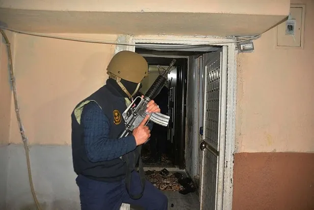 SON DAKİKA: İstanbul'da PKK/KCK operasyonu: HDP'li iki ilçe başkanı gözaltında-4