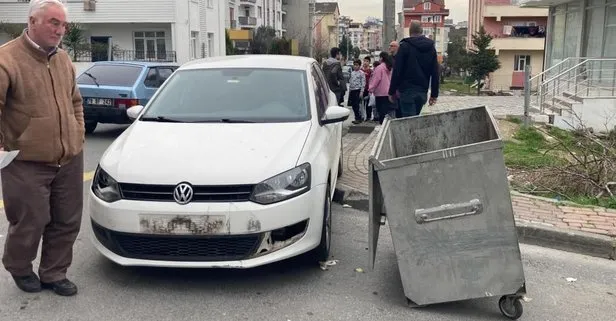 Kocaeli’de otomobilin çarptığı çöp konteyneri 5 kişiyi yaraladı