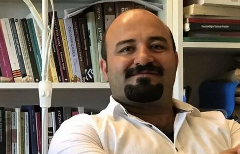 1785304720503.jpeg YÖK ihraç etti, mahkeme göreve döndürdü: Sapık öğretim görevlisinin iade kararına Onsekiz Mart Üniversitesi öğrencilerinden tepki-4