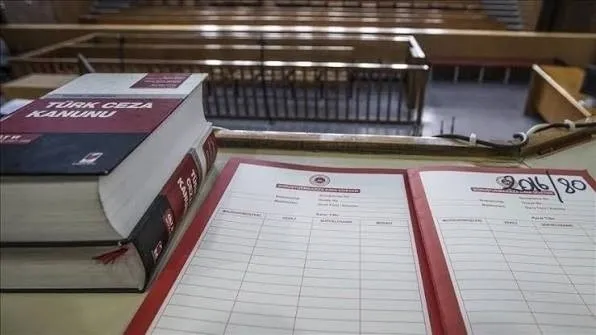 mahkemeyi-tehdit-eden-ekrem-imamoglu-salondan-cikarildi-1783513847748.jpeg Mahkemeyi tehdit eden Ekrem İmamoğlu salondan çıkarıldı-3