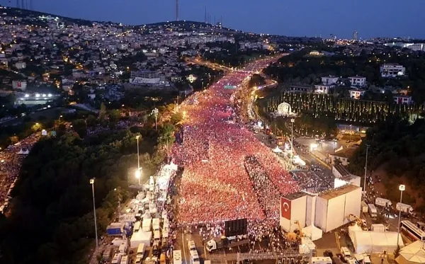 Milyonlarca vatandaş 15 Temmuz Şehitler Köprüsü'nde-4