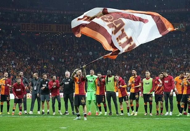besiktasi-yikan-galatasaray-zirveye-dogru-yol-aldi-1667781518765.jpeg Beşiktaş'ı yıkan Galatasaray, gözünü zirveye dikti-5