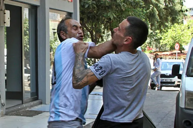Antalya'da şaşkına çeviren olay! Üst üste evinde iki gün yangın çıktı, tekme tokat dövüldü