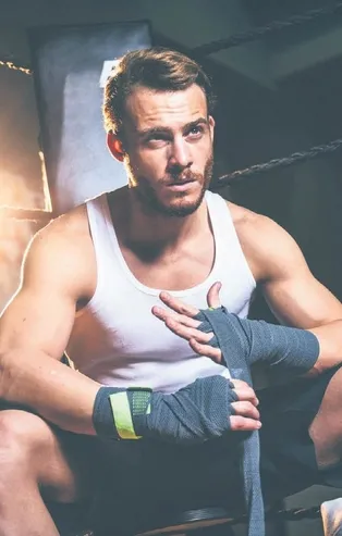Kerem Bursin efsane boksör Muhammed Ali'nin filmini çekecek