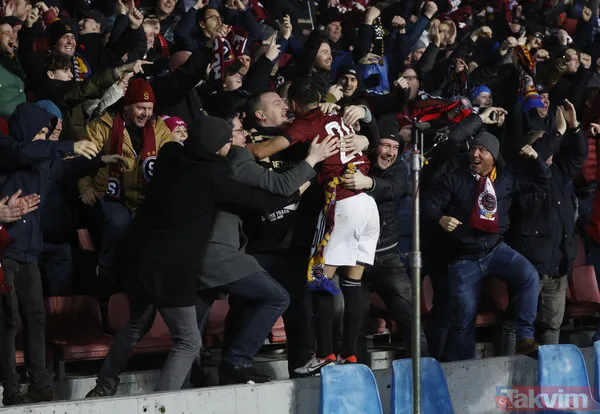 Galatasaray - Sparta Prag maçı bitti saha karıştı! Kırmızı kart gören Okan Buruk'tan flaş açıklama: "Soyunma odasına geldi" - 2