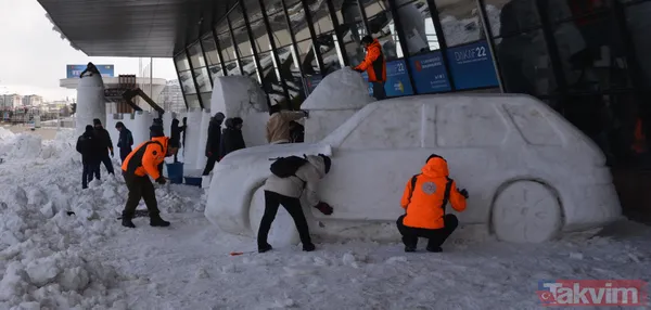 CHP'nin boş heykellerinden değil! Kardan TOGG ve milli muharip uçak heykeli - 1