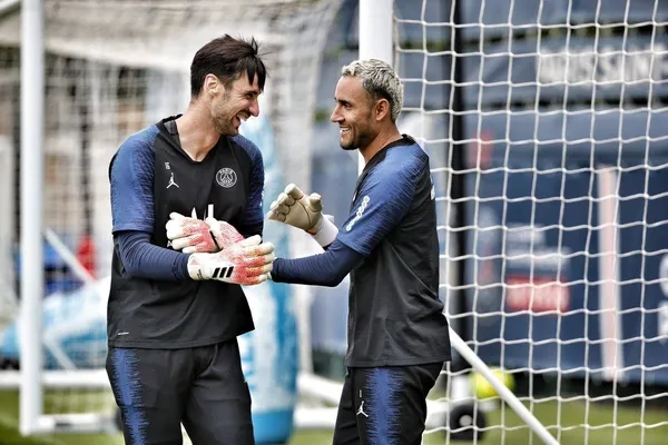 Beşiktaş kaleyi sağlama alacak: Sergio Rico için PSG ile masaya oturdular-7