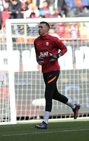 Domenec Torrent'ten Muslera kararı! Galatasaray'ın kalesinde mecburi değişim...