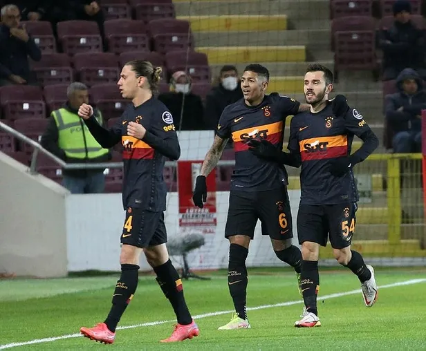 domenec-torrente-ilk-macinda-sok-hatayspor-4-2-galatasaray-mac-sonucu-1642356462017.jpeg Domenec Torrent'e ilk maçında şok! Hatayspor 4-2 Galatasaray | MAÇ SONUCU-3