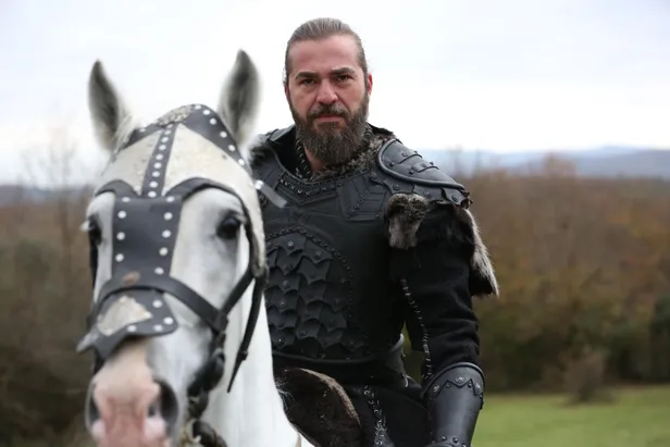 dirilis-ertugrul-orayi-kasip-kavurdu-insanlara-umut-oldu-cocuklara-ertugrul-adi-veriliyor-1595520030439.jpg Diriliş Ertuğrul orayı kasıp kavurdu insanlara umut oldu! Çocuklara 'Ertuğrul' adı veriliyor-5
