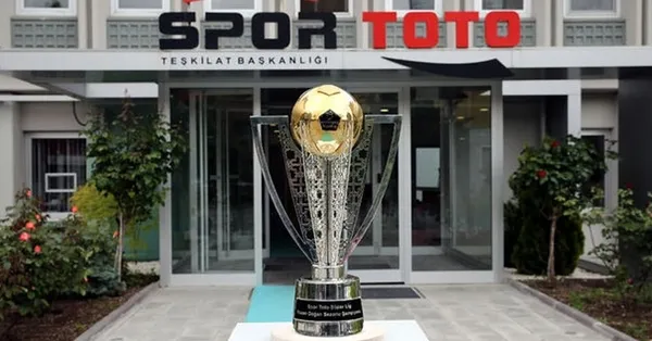Beşiktaş - Galatasaray derbisi sonrası favori değişti! Süper Lig güncel şampiyonluk oranları