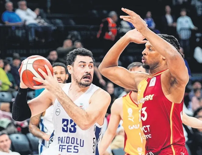Anadolu Efes sonunda güldü