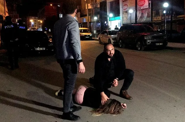 Adana'da kan donduran olay! Dini nikahlı eşini önce demir sopayla darbedip ardından yüzünden bıçakladı