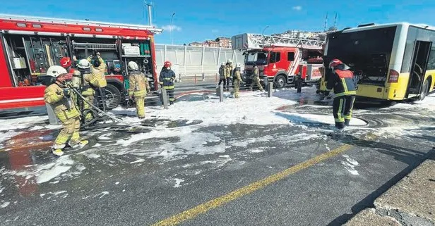 CHP’li Ekrem İmamoğlu’nun yönetimindeki İstanbul perişan olmaya devam ediyor! Haliç Köprüsü’nde metrobüs alev alev yandı