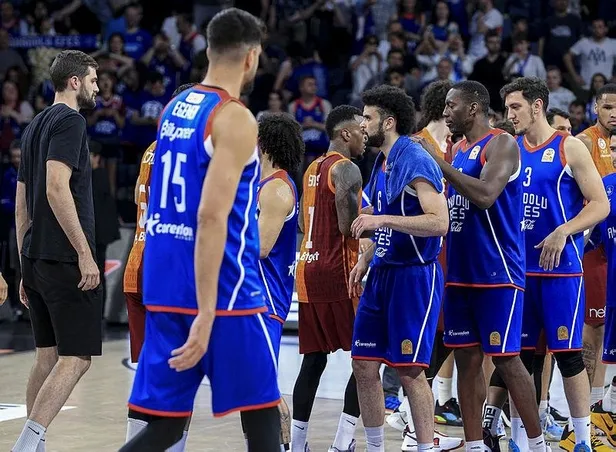 galatasarayi-eleyen-anadolu-efes-fenerbahcenin-rakibi-oldu-1654383535972.jpeg