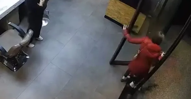 Kuaförde 3 bin liralık vurgun: Kartımı arabada unuttum diyerek kaçtı