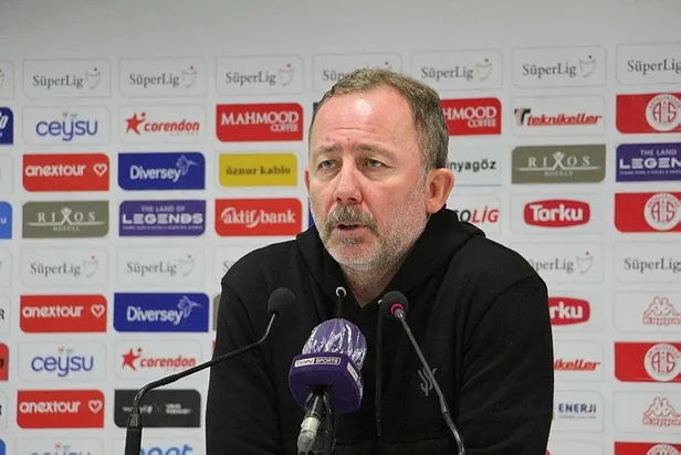 antalyaspor-besiktas-maci-sonrasi-sergen-yalcindan-flas-sozler-yarim-pozisyona-girmeyen-takimdan-gol-yedik-1612385105524.jpeg Antalyaspor - Beşiktaş maçı sonrası Sergen Yalçın'dan flaş sözler: Yarım pozisyona girmeyen takımdan gol yedik-2