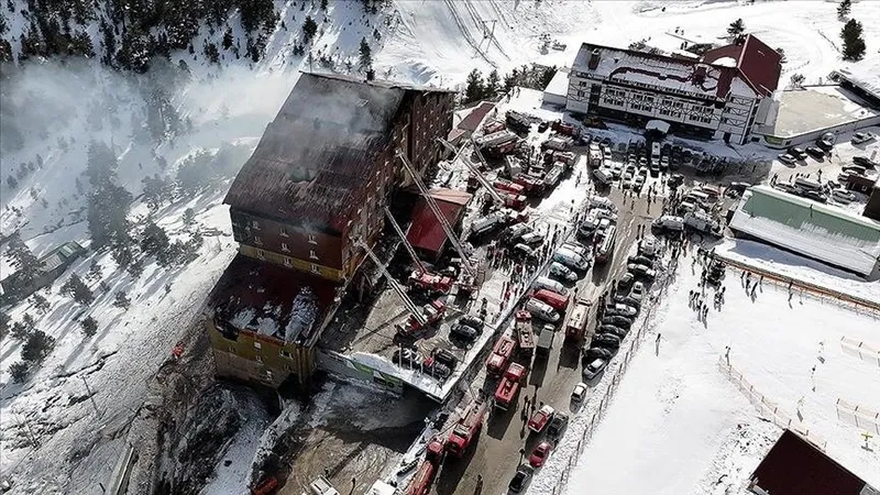 78 kişinin can verdiği Grand Kartal Otel (AA)
