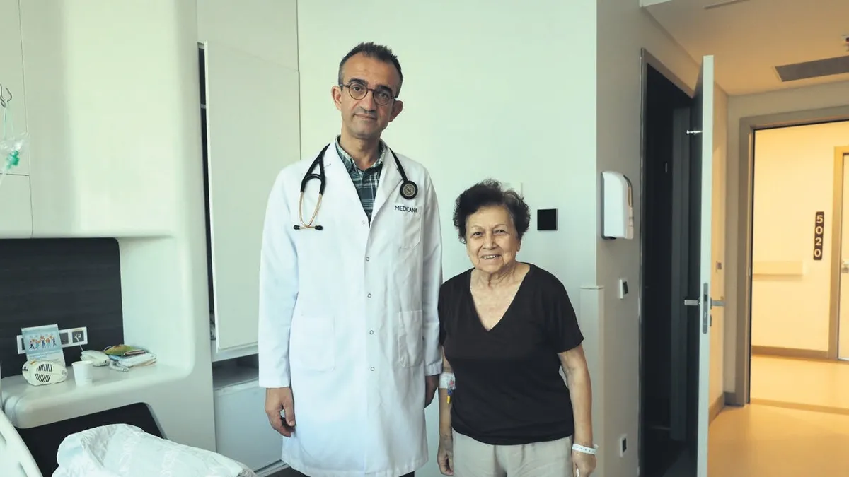 Karın ağrısı diye gitti kalp krizi çıktı: 80 yaşındaki Tülin Güzel kapalı yöntemle hayata tutundu